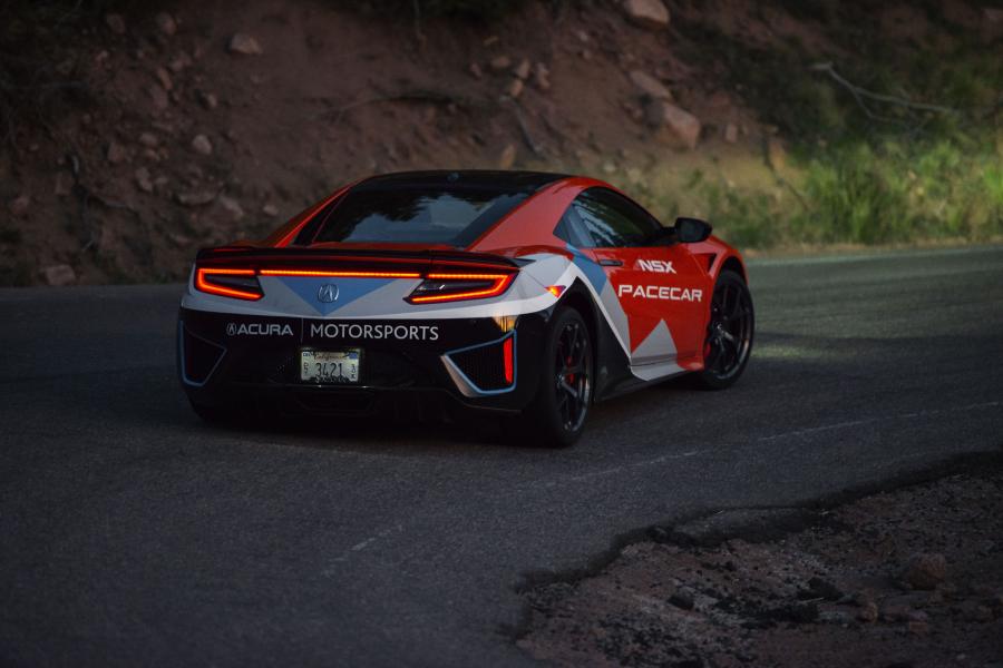  Acura NSX Pikes Peak Pace Car 2019 года  (фото 6 из 6)